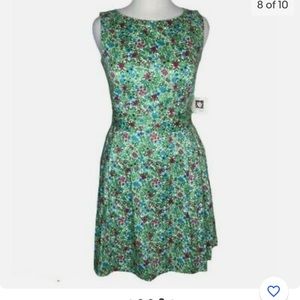 Anne Klein high quality green dress with colored flowers
